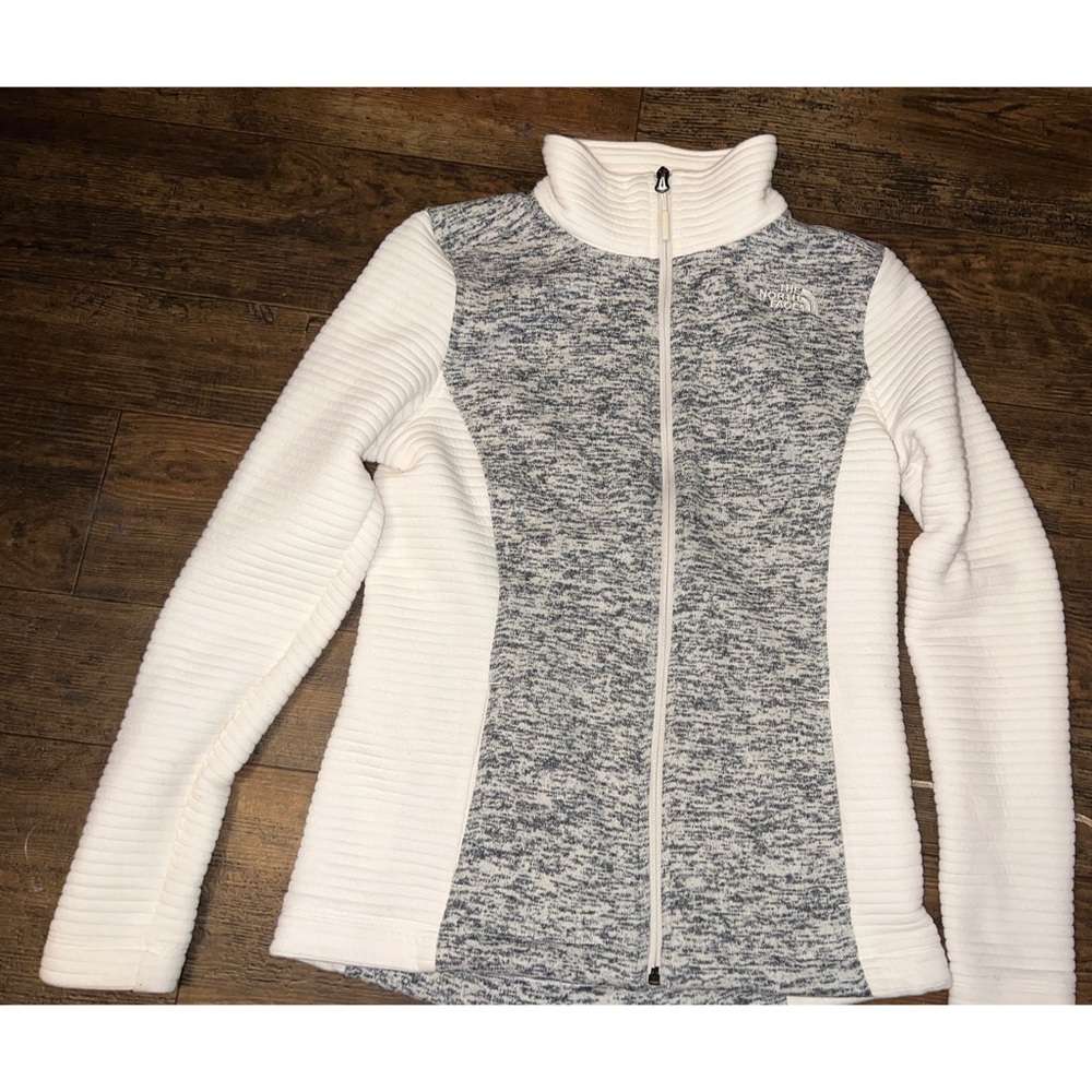 Woman’s North Face jacket size Small